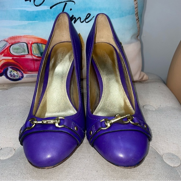 Coach Desaree Leather Ultra Violet Purple Round Toe Dogleash Pumps Heel Size 10B - Picture 3 of 13